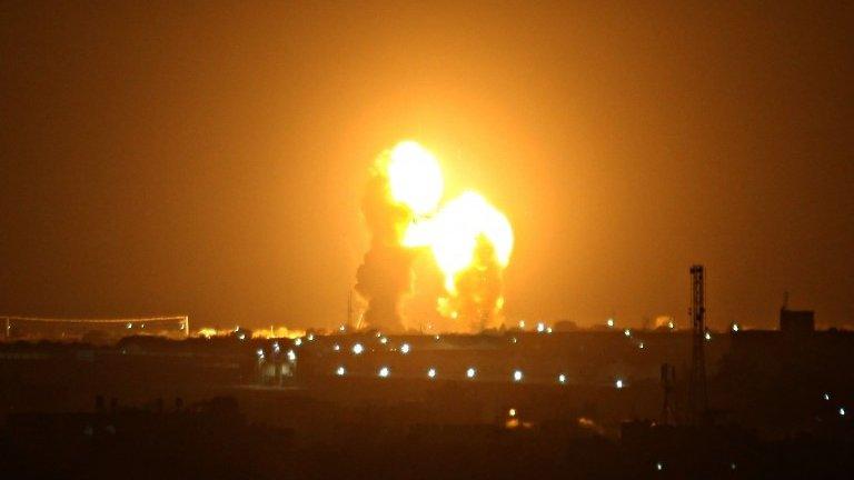 Fireball in Gaza after Israeli air strike (15/11/19)