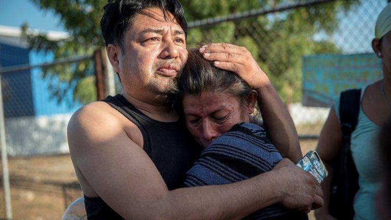 Relatives react after a bus transporting opposition supporters, considered political prisoners, left La Modelo prison hours before government and opposition leaders were due to restart talks, in Managua, Nicaragua February 27, 2019.