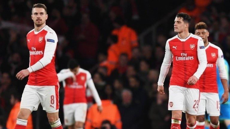 Arsenal players dejected