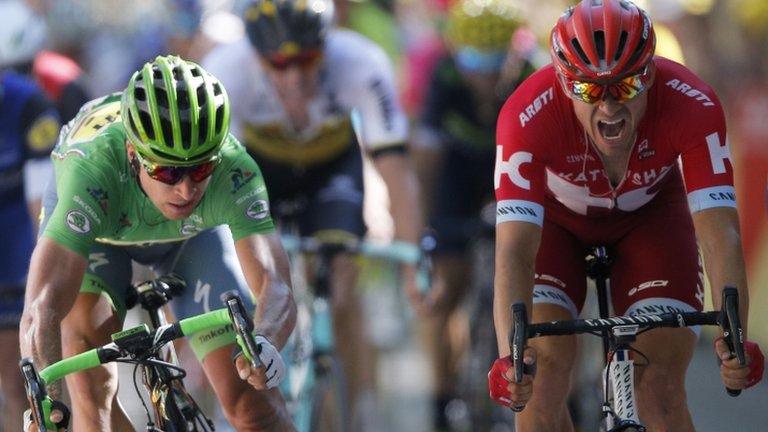 Peter Sagan beats Alexander Kristoff on the line