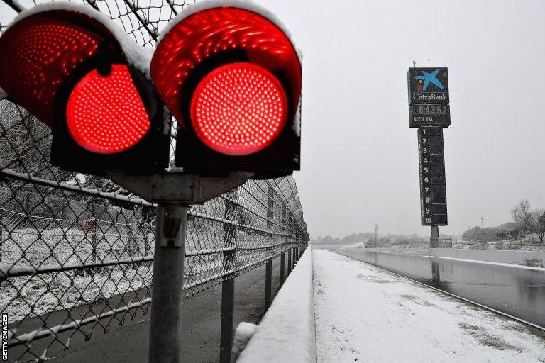 Red lights in Barcelona pit lane