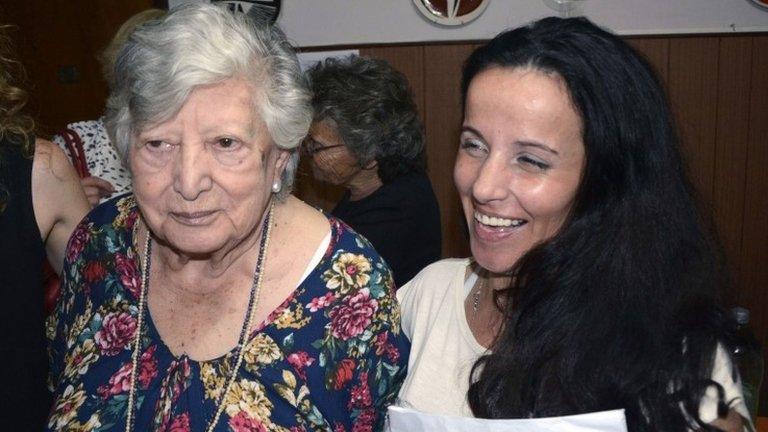 Maria "Chicha" Mariani (left) and the woman mistakenly identified as Clara Anahi Teruggi