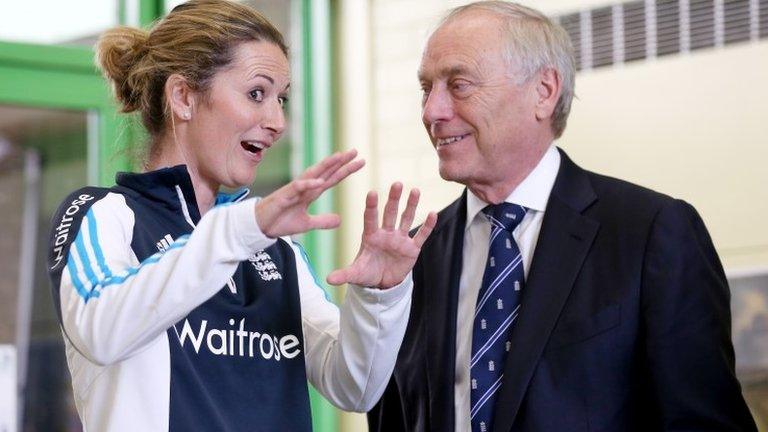 Charlotte Edwards and ECB chairman Colin Graves