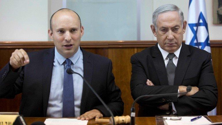 Naftali Bennett (left) and Benjamin Netanyahu (file photo)