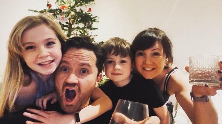 Dathlu Nadolig efo'r teulu