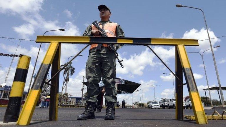 Venezuelan soldier in Paraguachon, 9 Sep 15