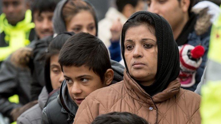 Migrants wait for registration at the Hesse state Initial Reception Centre in Giessen, Germany (2 Dec. 2015)