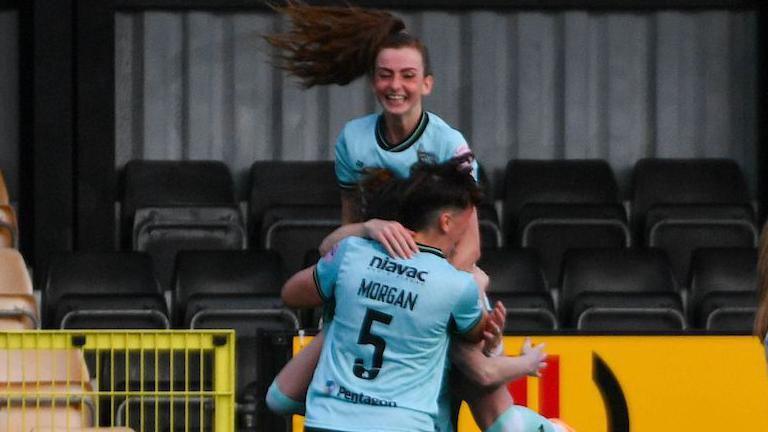 Cliftonville and Glentoran pick up League Cup wins