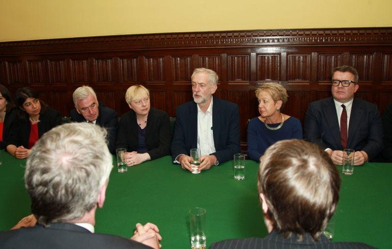 Shadow cabinet