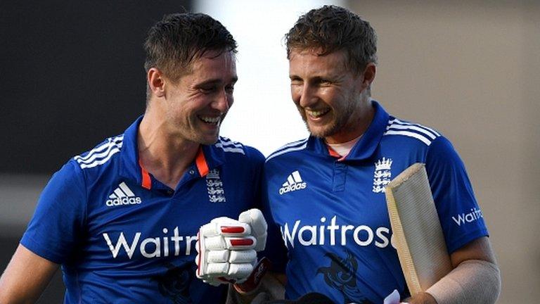 Woakes and Root celebrate victory