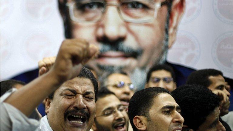 Supporters of Muslim Brotherhood celebrate