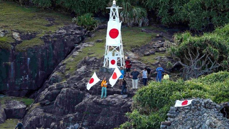 Japanese activists land on the islands on 19 August 2012