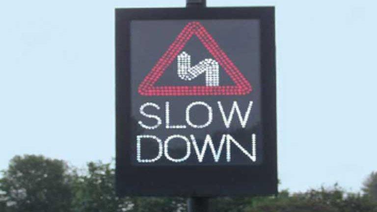 Speed indicator sign