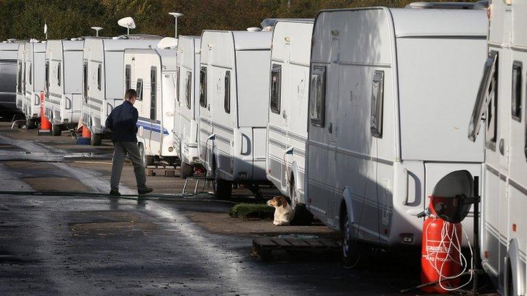 caravans in Oak Lane