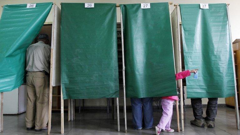 People voting in Valparaiso