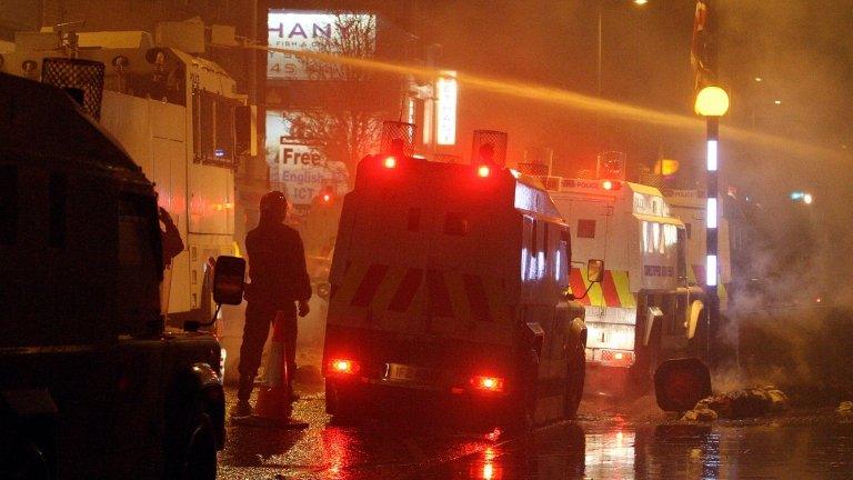 Water cannon used on Newtownards Road