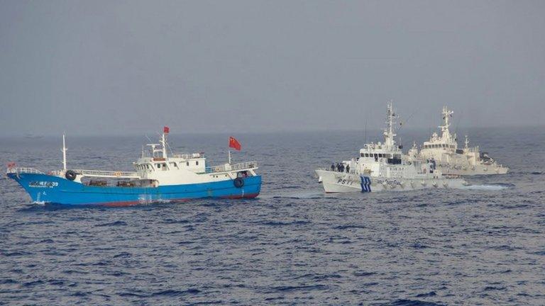 Japanese coastguard vessels approach Chinese fishing boat - 2 February