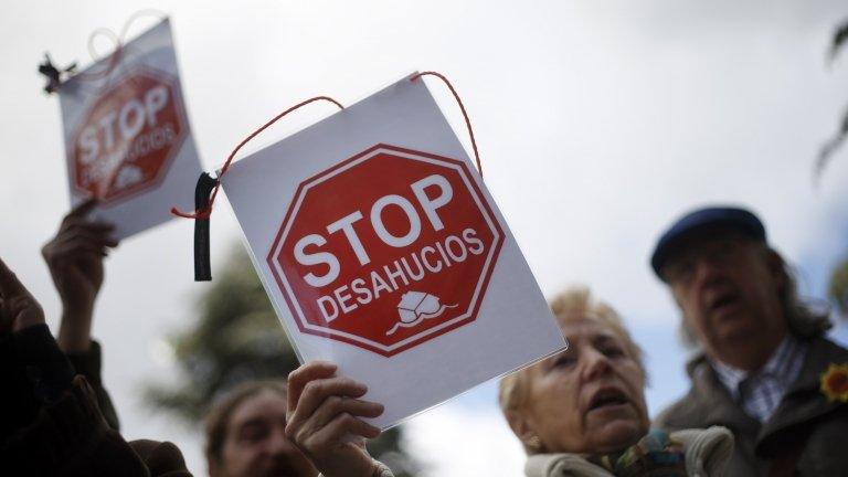 Campaigners against evictions in Spain