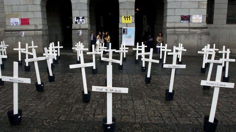 Crosses in Sao Paulo in homage to the 111 inmates who died in Carandiru. Photo: April 2013