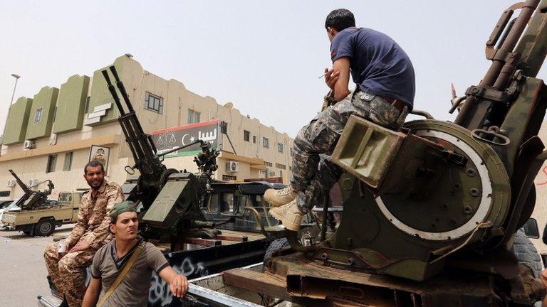 Libyan gunmen surround the Libyan Justice Ministry - 30 April 2013