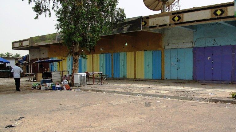 Alcohol shops in Zayouna, Baghdad, 15 May 2013