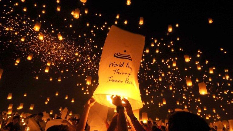 Philippines lantern release