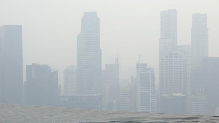 Singapore's haze covered skyline, 17 June 2013