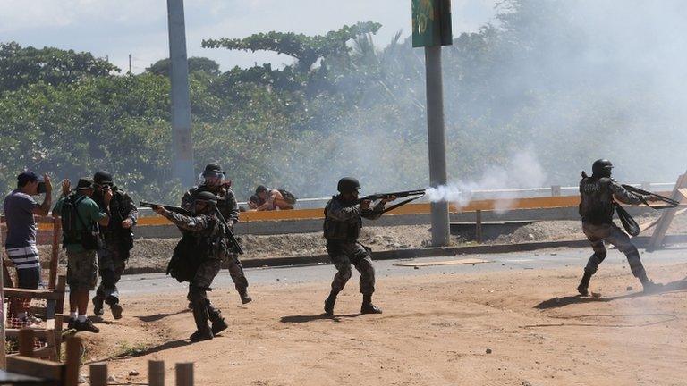 Police fire tear gas to disperse protesters in Fortaleza. Photo: 19 June 2013