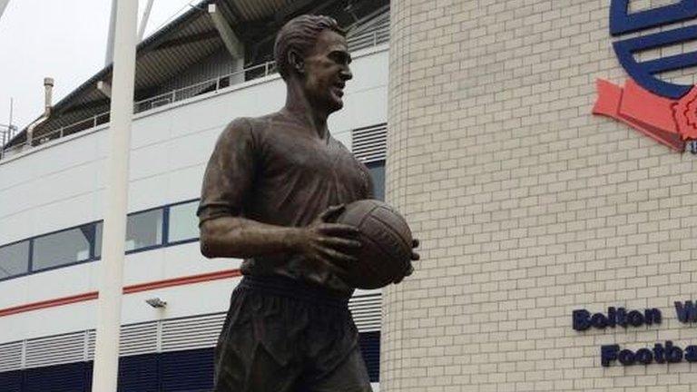 Nat Lofthouse statue