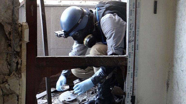 UN inspector collects samples in Damascus. 29 Aug 2013