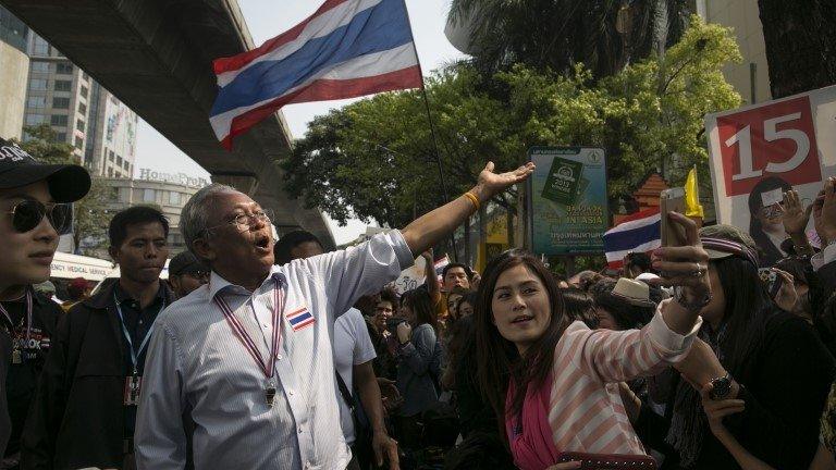 Suthep Thaugsuban and supporters