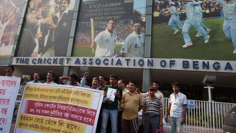 File photo: Indian demonstrators shout slogans against Board of Control for Cricket in India (BCCI) president Narayanaswami Srinivasan in front of the Eden Gardens in Calcutta on 28 March 2014