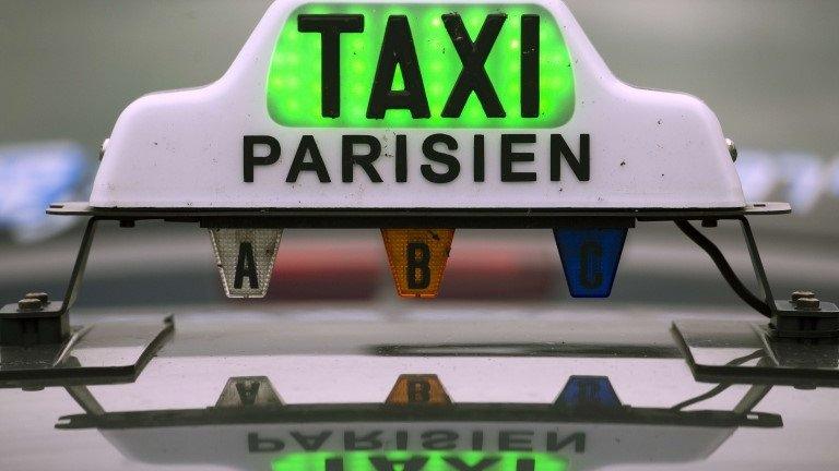 Taxi sign at Gare du Nord