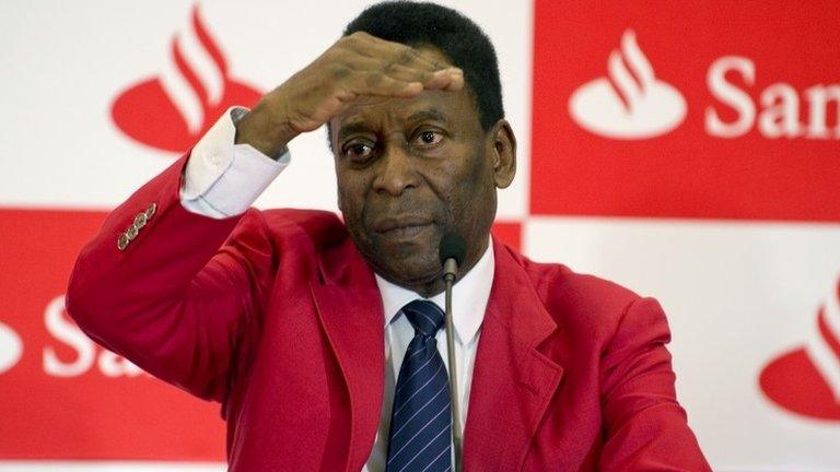 Pele during news conference in Mexico 19/05/2014