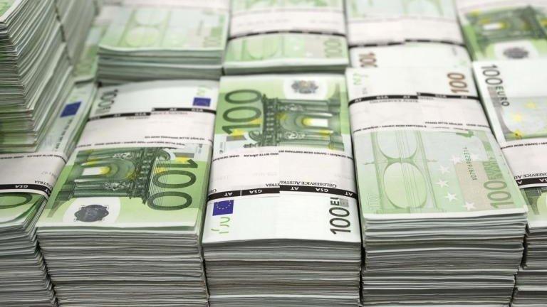 Euro banknotes