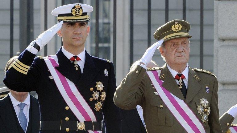 Crown Prince Felipe (L) with Juan Carlos (file pic 2012)