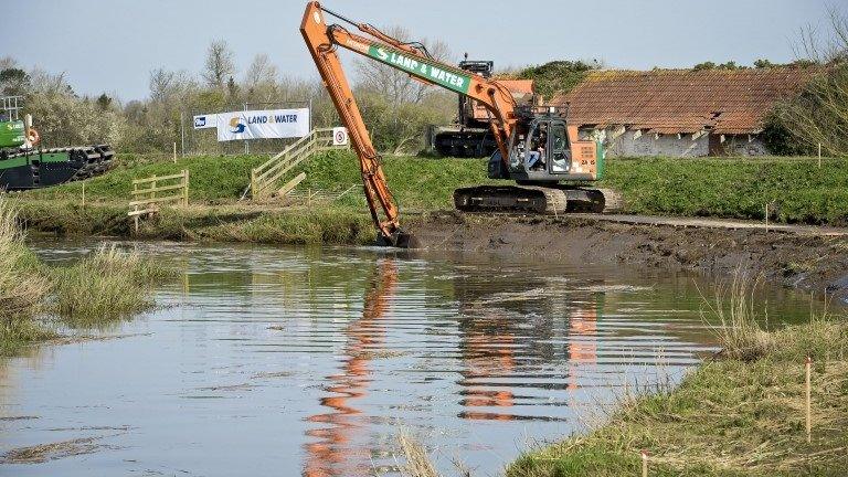 Dredging on River Parrett