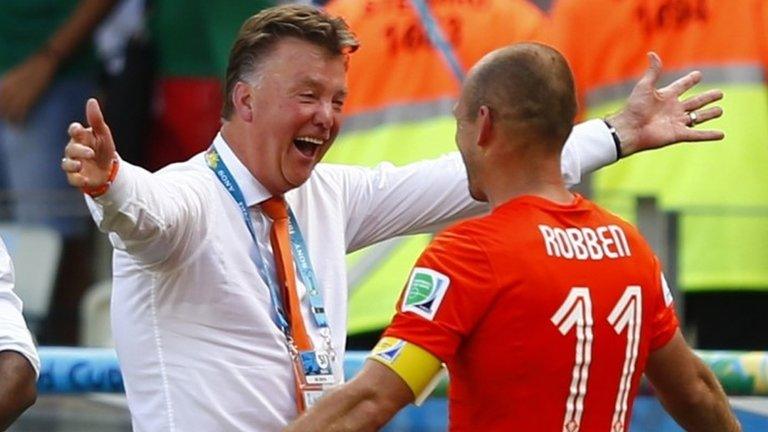 Netherlands coach Louis van Gaal and midfielder Arjen Robben