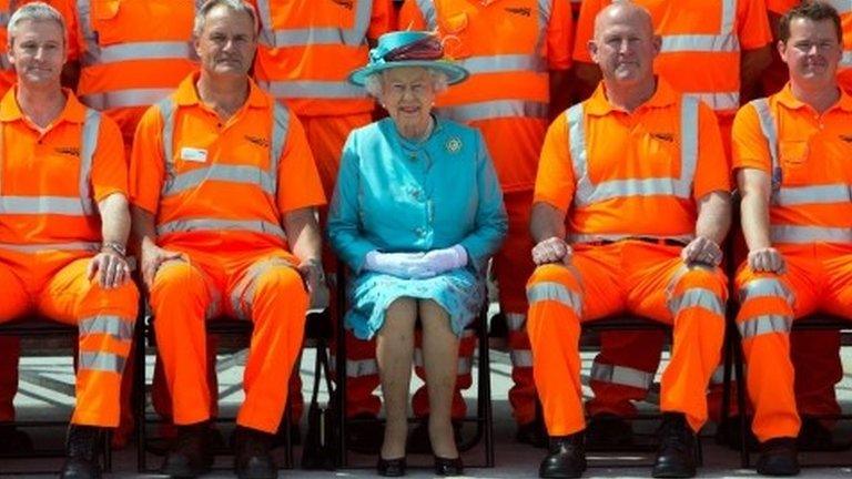 Queen at Reading station