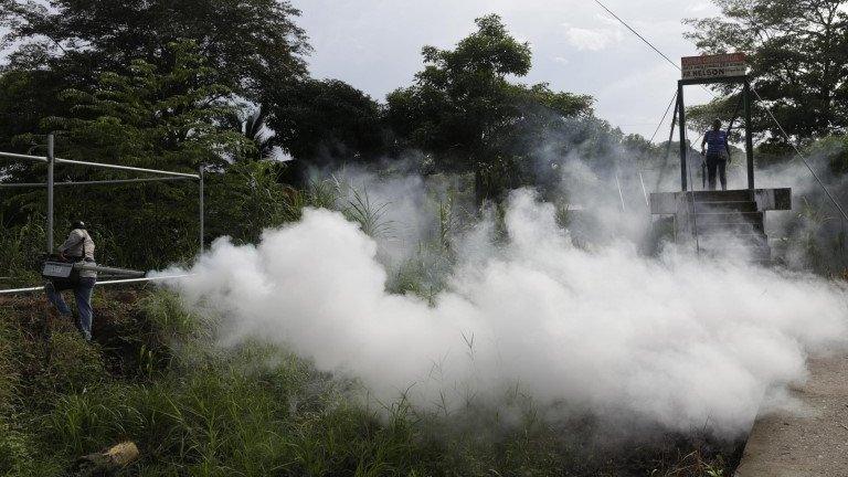 Fumigation in Panama to help control the spread of chikingunya and dengue fever (06/09/2014)