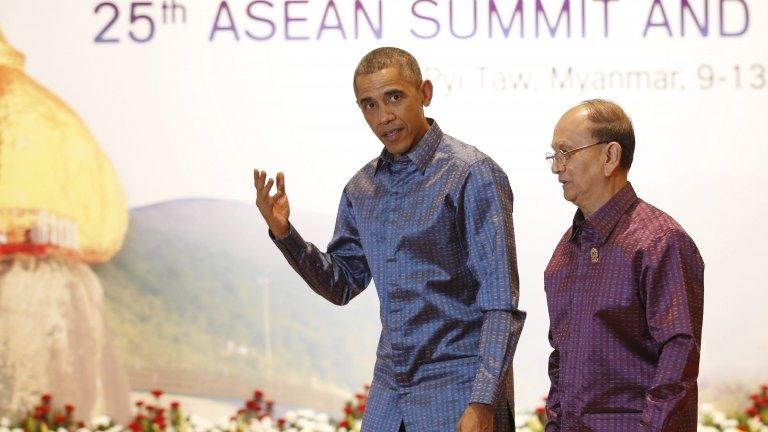 Myanmar President Thein Sein (R) walks with US President Barack Obama at the Myanmar International Convention Center in Naypyitaw, Myanmar, 12 November 2014