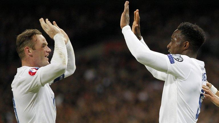 Danny Welbeck and Wayne Rooney celebrate