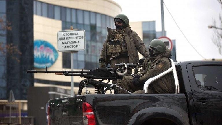 Pro-Russian gunmen in Donetsk, 17 November.