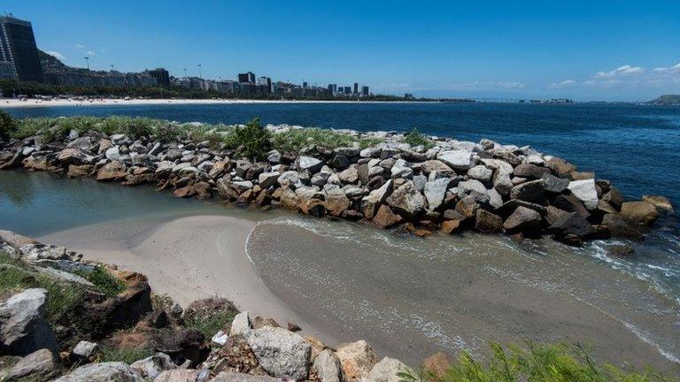 Mouth of the Carioca river on Flamengo beach