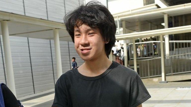 Amos Yee leaves court in Singapore (31 March 2015)