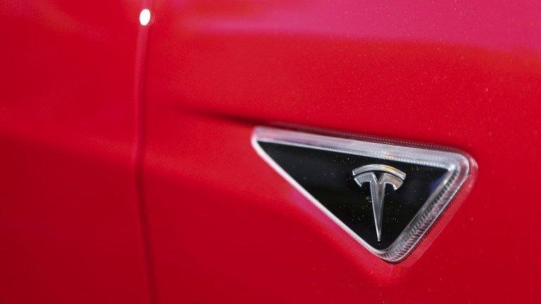 Tesla car logo