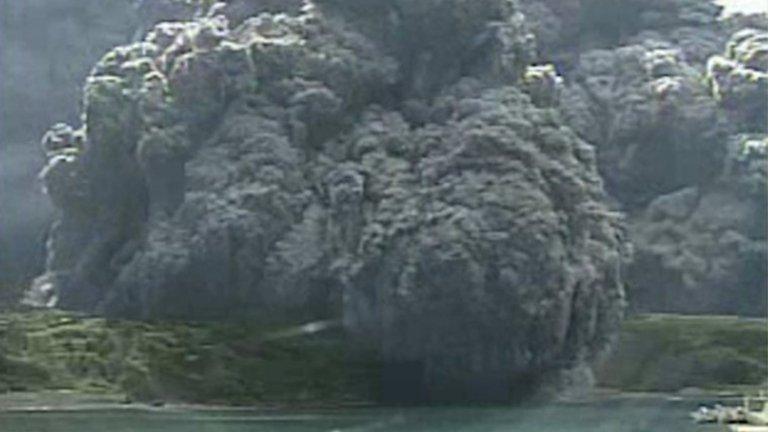 A video grab from the Japan Meteorological Agency live video output shows an eruption of Mount Shindake on Kuchinoerabu island, Kagoshima Prefecture, south-western Japan, on 29 May 2015