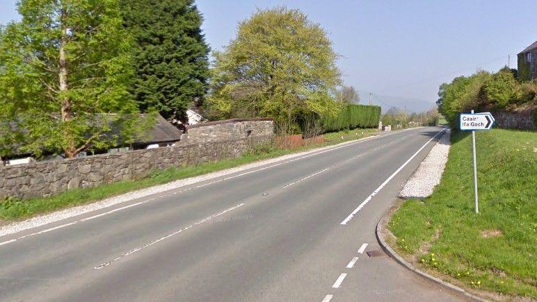 A470 yn ardal Maenan