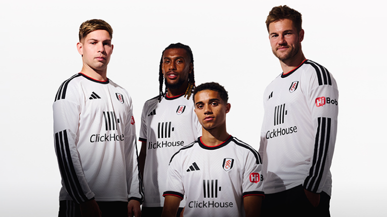 Emile Smith-Rowe, Alex Iwobi, Josh King and Joachim Andersen pose in the Fulham home kit
