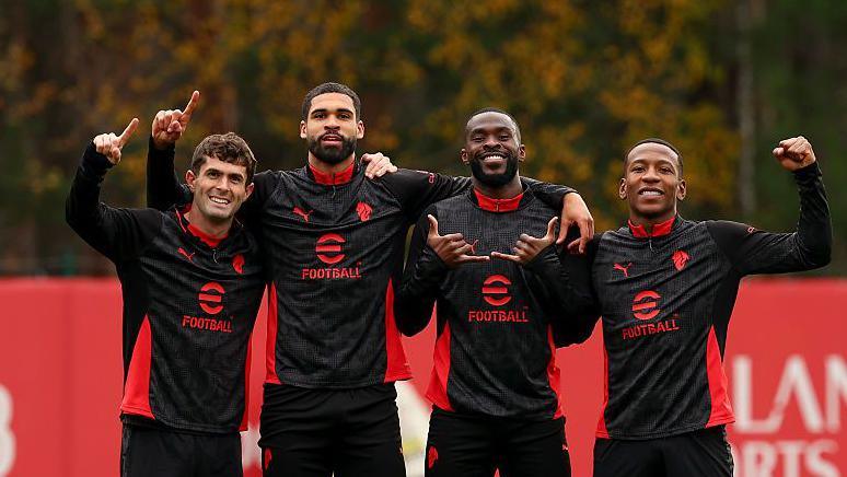 Christian Pulisic, Ruben Loftus-Cheek, Fikayo Tomori and Pervis Estupinan celebrate during training